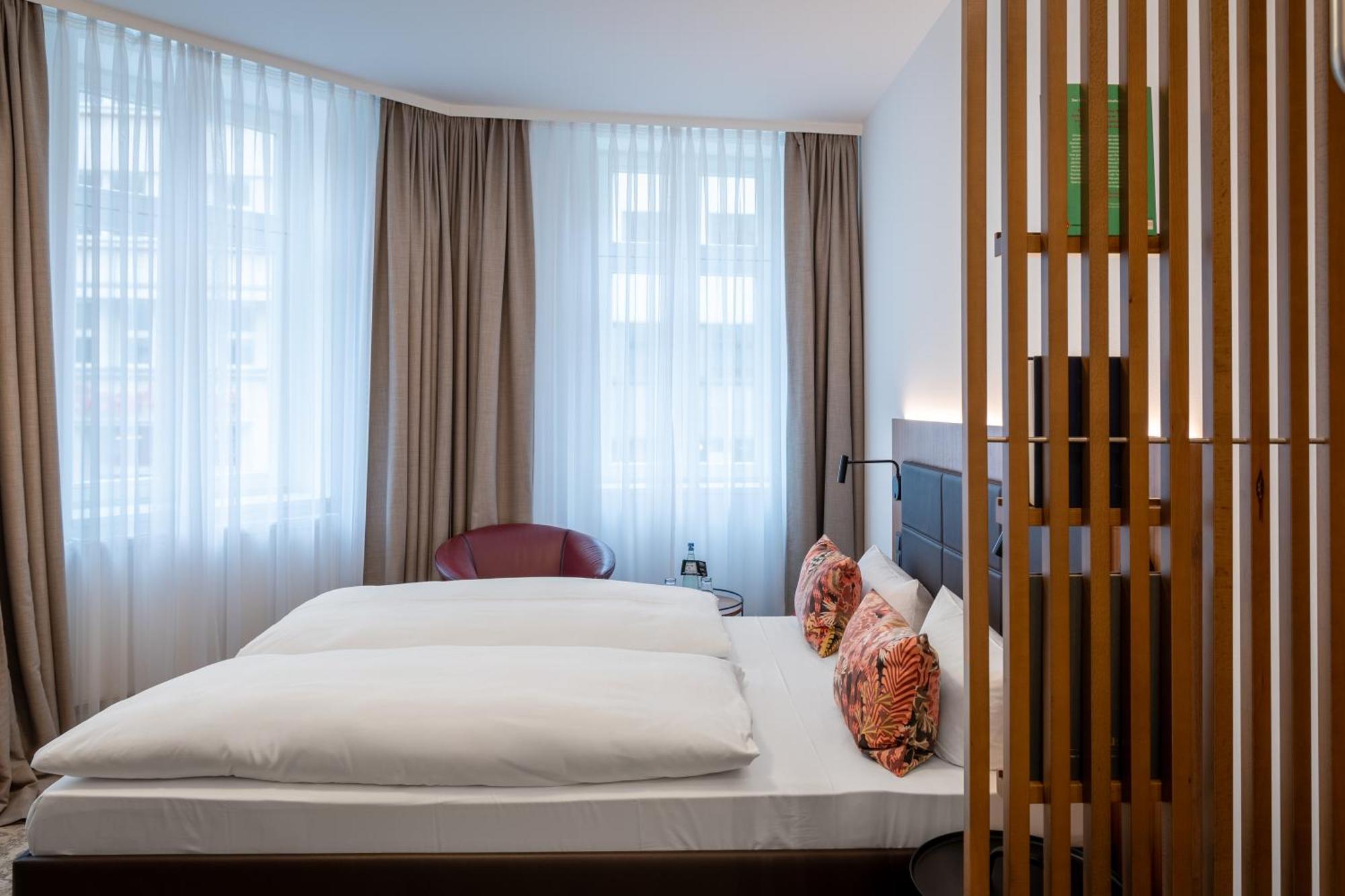 Hotel Alma Am Anger Эрфурт Экстерьер фото